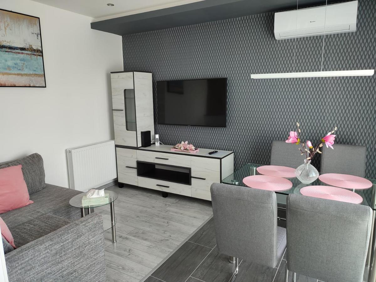 Devai-Lux Apartman Шарвар Экстерьер фото