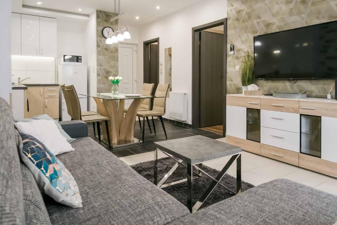 Devai-Lux Apartman Шарвар Экстерьер фото