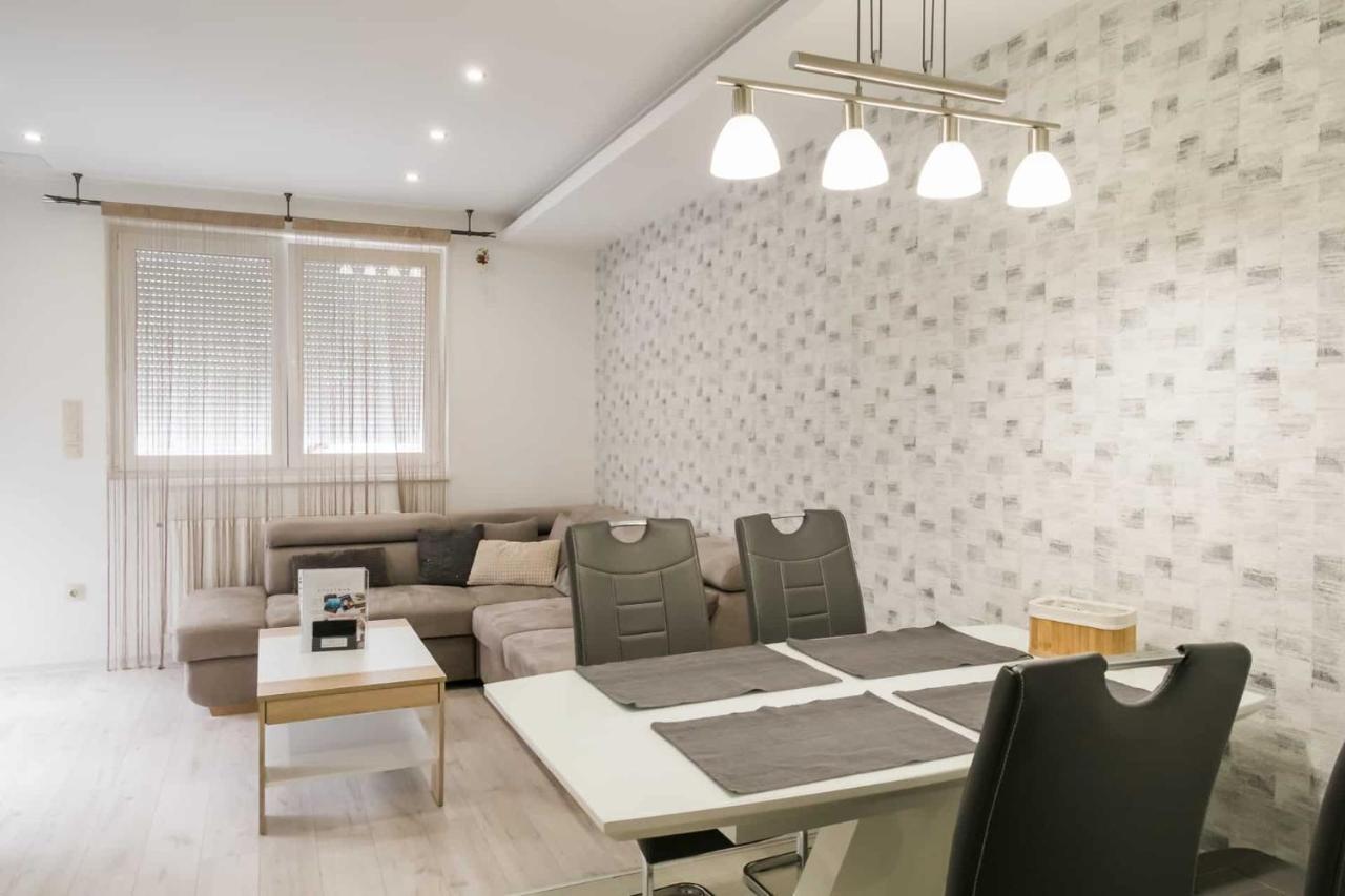 Devai-Lux Apartman Шарвар Экстерьер фото